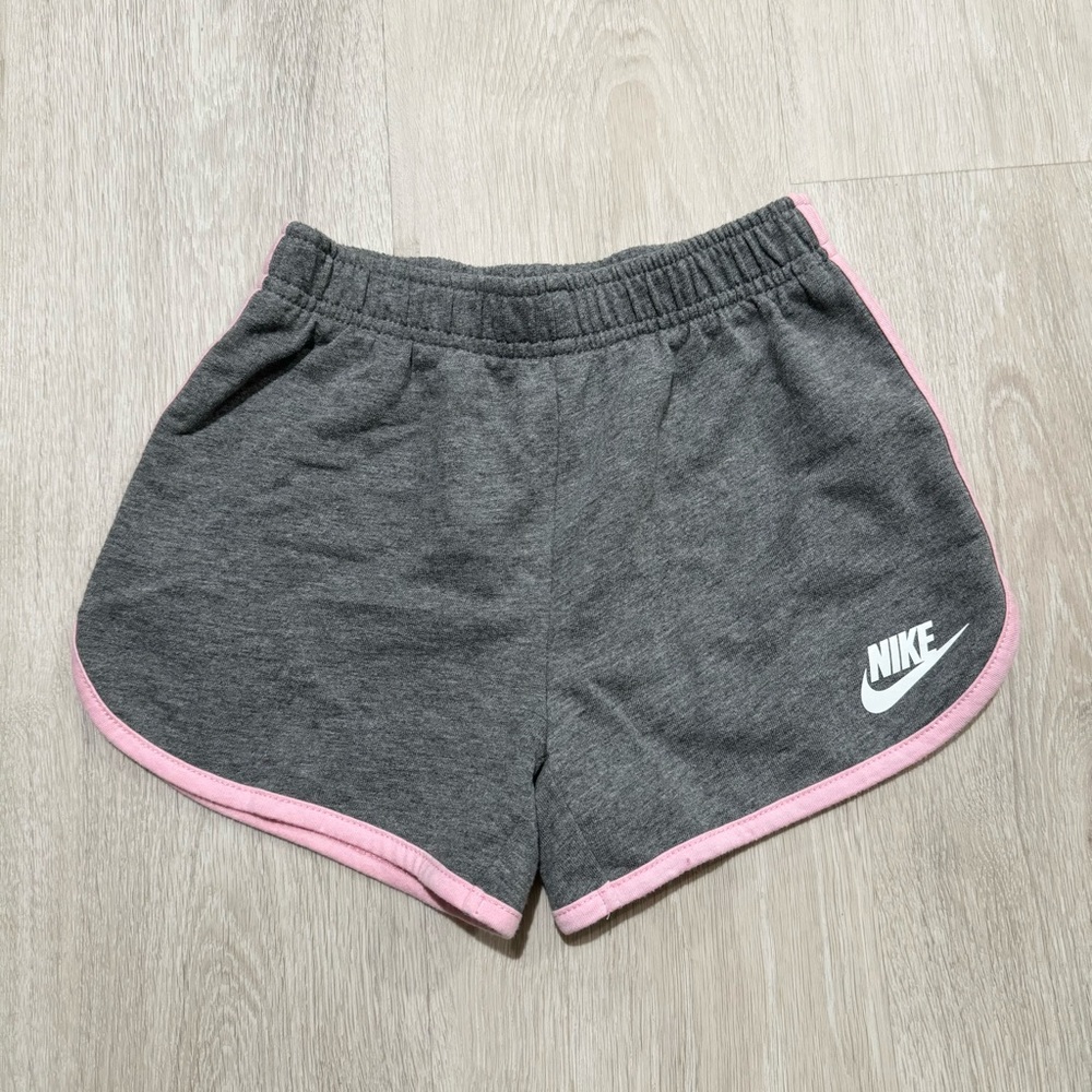 Kids Nike Girls Gray Pink Logo Sweat Shorts Athletic Size S 6